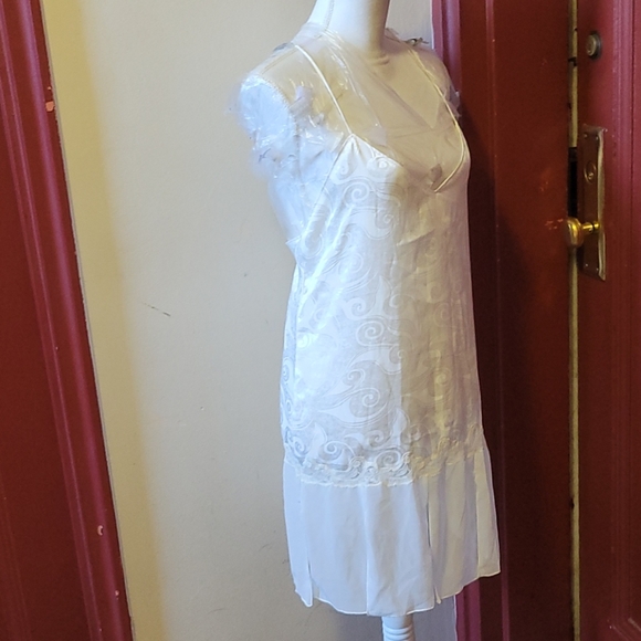 NATORI- Bloomingdales Chemise Size Large - Picture 3 of 13